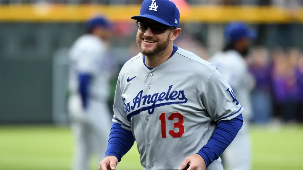 how dodgers' max muncy will earn $15,000 for every plate appearance the rest of this season