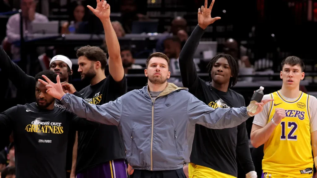 lakers, heat reportedly in trading war for $298m future hall of famer, ex warriors 4x nba champion