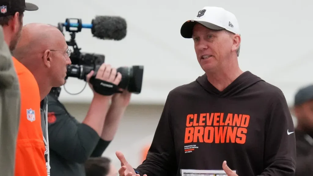 browns hc todd monken reveals why deshaun watson is starting qb over shedeur sanders