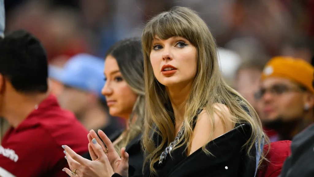 taylor swift rocks new haircut in first spotting since travis kelce wedding