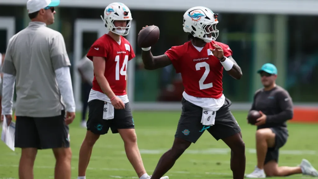 Malik Willis turns heads immediately in impressive Dolphins debut malik willis turns heads immediately in impressive dolphins debut