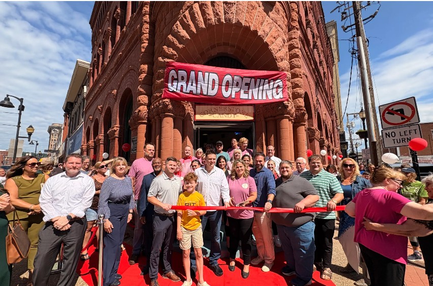 cornerstone candy draws large crowd for tuesday ribbon cutting
