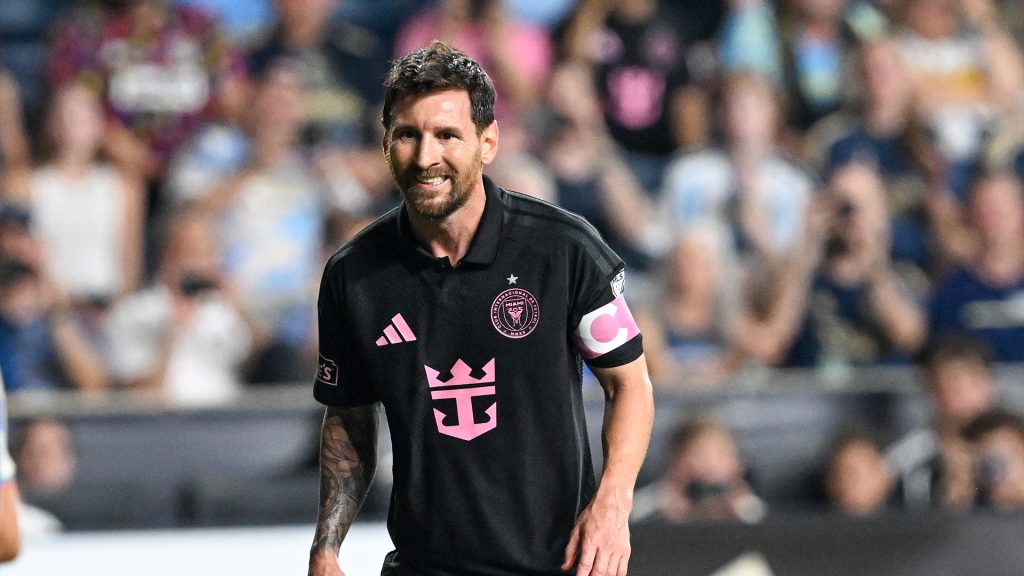 lionel messi, ian fray fined for slapping philadelphia union players