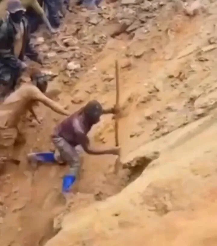 video does not show nepal flood rescue of people trapped in mud — it is from the congo in 2023
