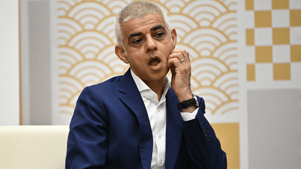 sadiq khan urged to stand down by londoners as new poll reveals fury at crime in the capital