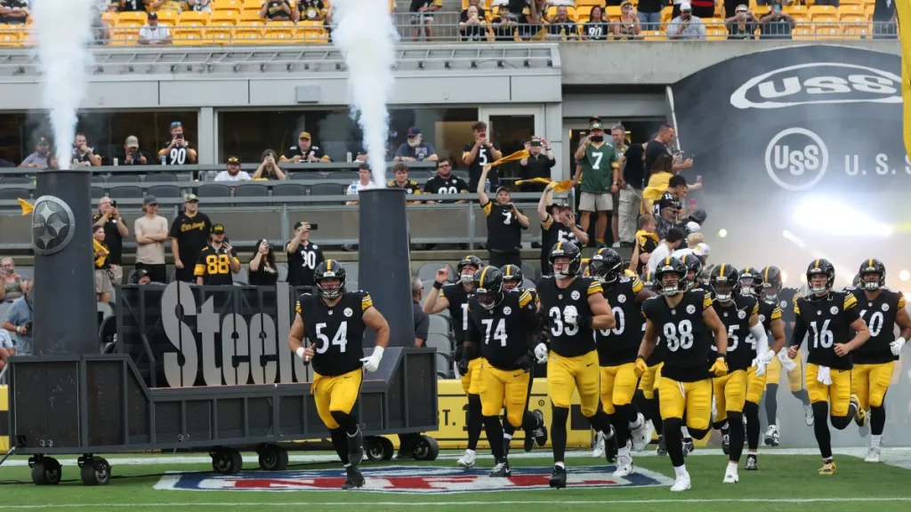 steelers reportedly rejected trade offers for $7.5 million veteran qb