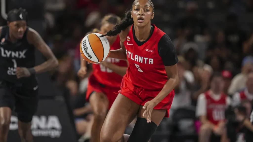 angel reese’s reaction to caitlin clark’s huge shot says everything about team usa bond