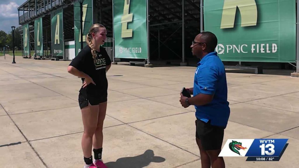cleats and chords: uab’s lola sommer chases music career