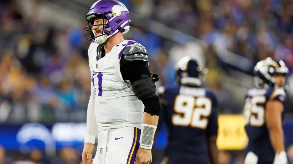 carson wentz makes nfl history in vikings' comeback win vs. packers