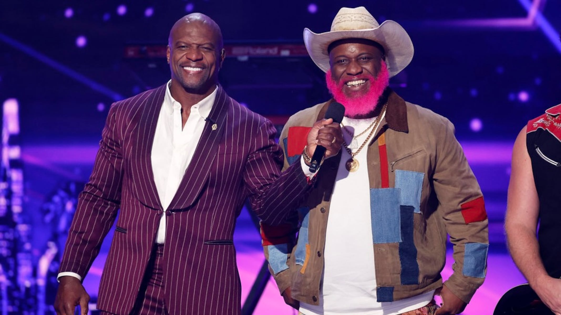‘you are a star’: alabama singer earns standing ovation with ‘brilliant’ performance on agt