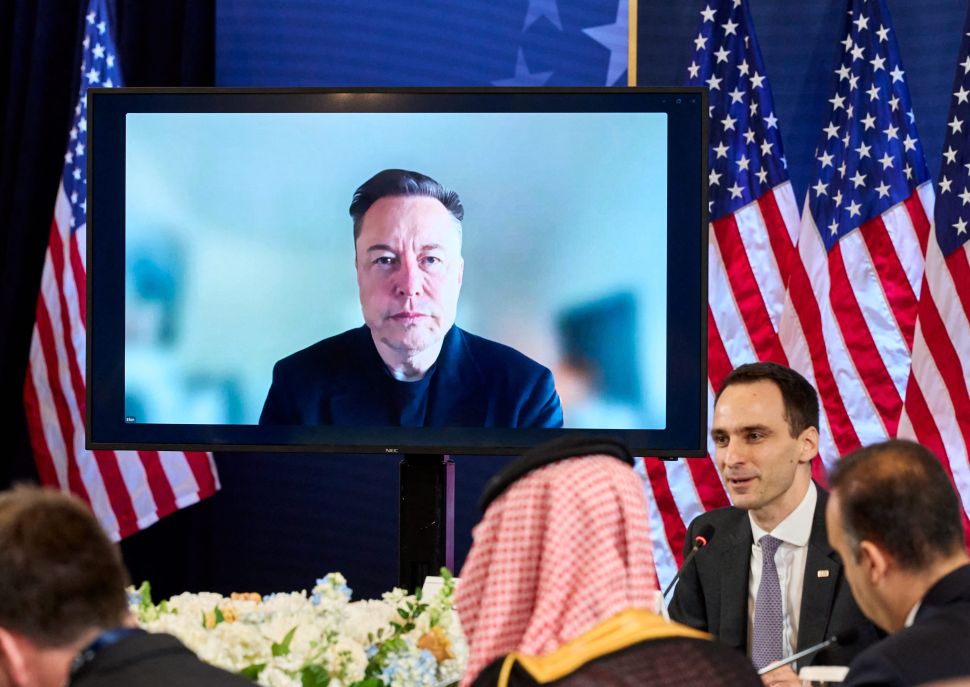 why elon musk is giving zelenskyy the silent treatment over ukraine’s starlink plea
