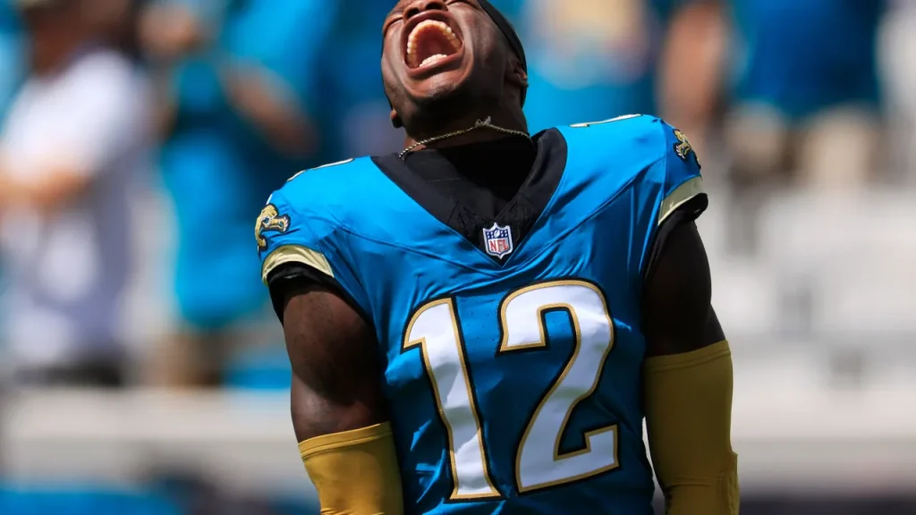travis hunter finally gets his interception as jaguars crush patriots