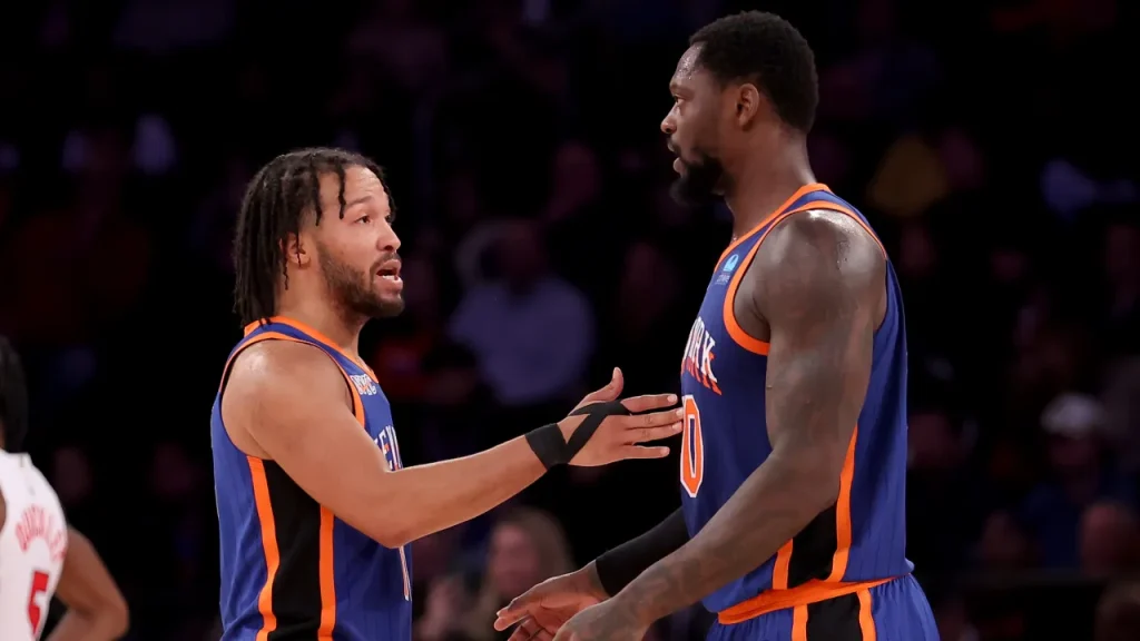 julius randle shows love for the knicks for their accomplishments after his exit