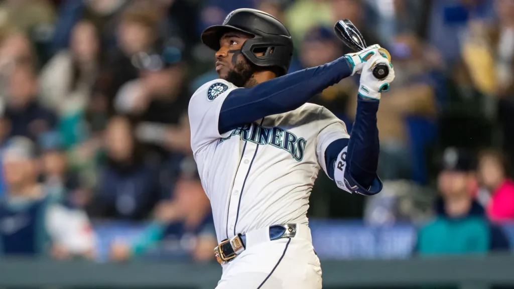 mariners not likely to pick up $9m option on fan favorite outfielder