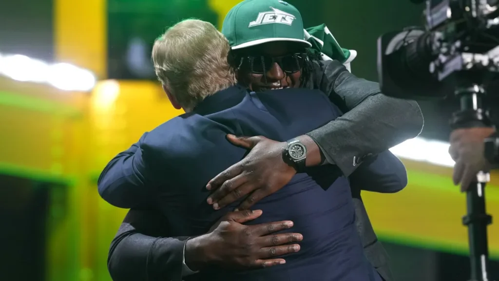 Jets rookie was so dominant he started multiple fights at practice jets rookie was so dominant he started multiple fights at practice