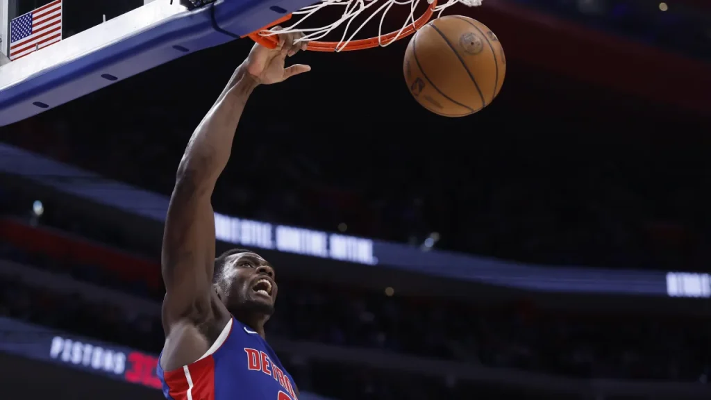 Pistons give Jalen Duren $195M contract offer as ugly stalemate continues with camp looming pistons give jalen duren $195m contract offer as ugly stalemate continues with camp looming