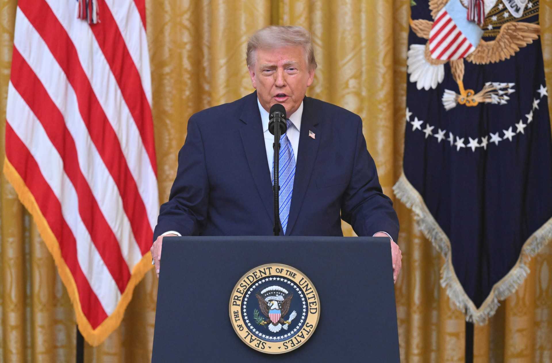 trump’s un ambassador defends white house press ban