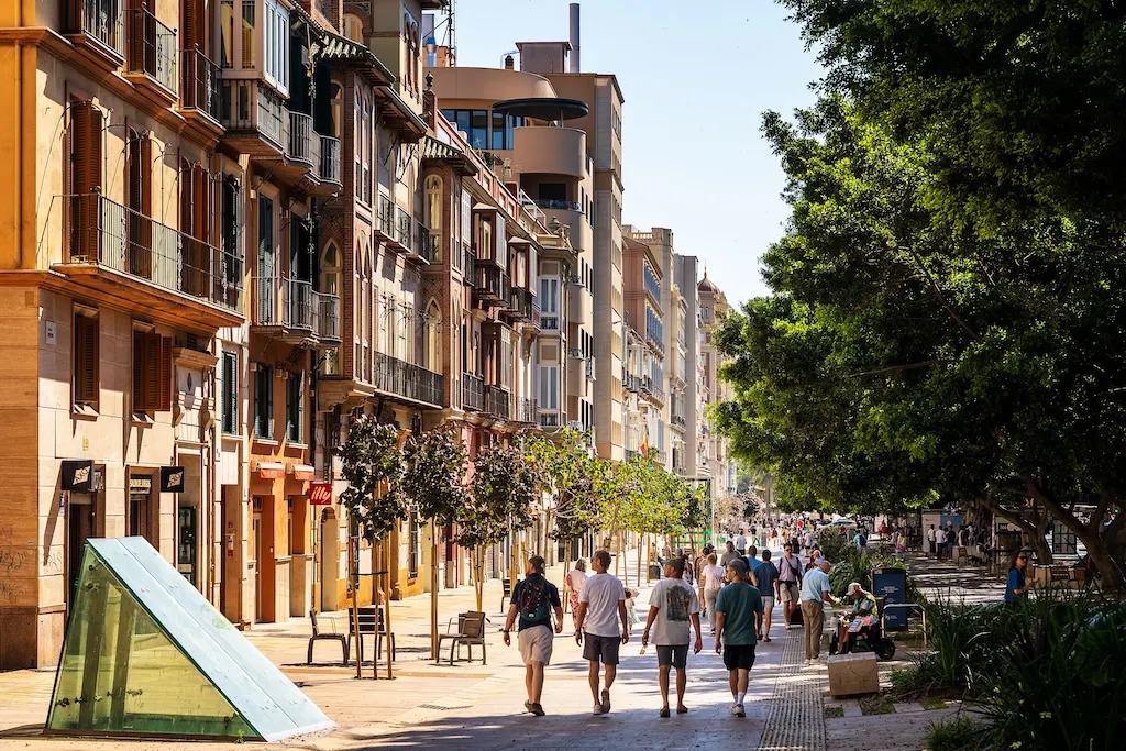 eight essential articles for americans who want to move to spain