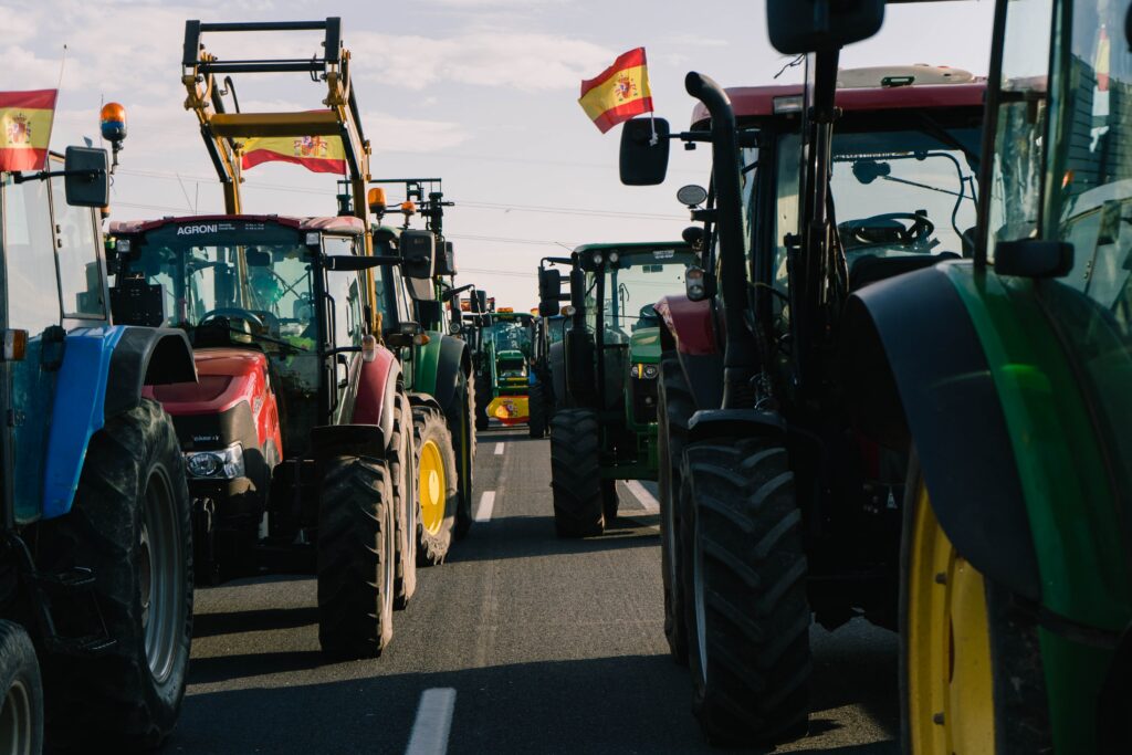 breaking point for spanish farmers as soaring diesel costs threaten to bring roads to a standstill « euro weekly news