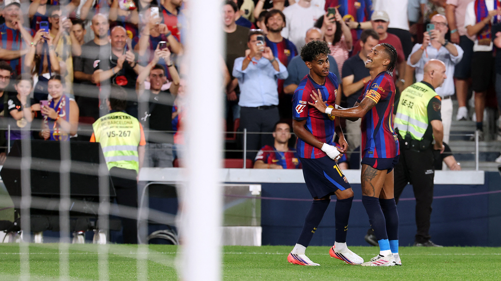lamine yamal, raphinha combine for 4 goals as barcelona stays perfect in laliga