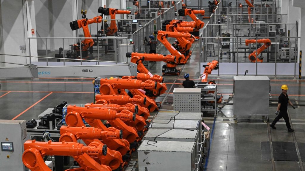 china’s economy to slow as global growth stays solid, us think tank report says