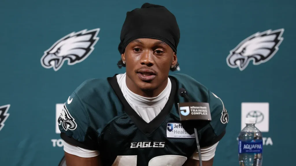 eagles wide receiver faces injury setback during practice