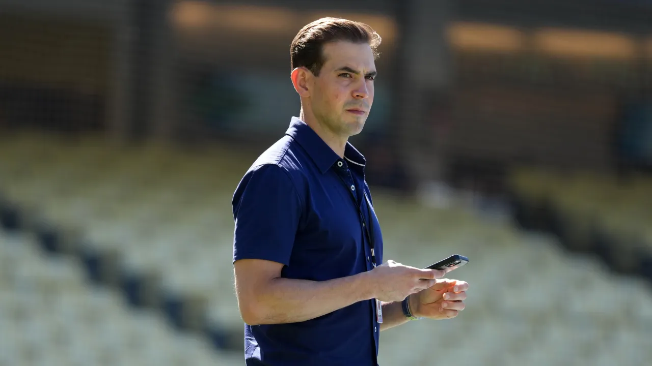 why joe davis isn't on call for dodgers braves game 3