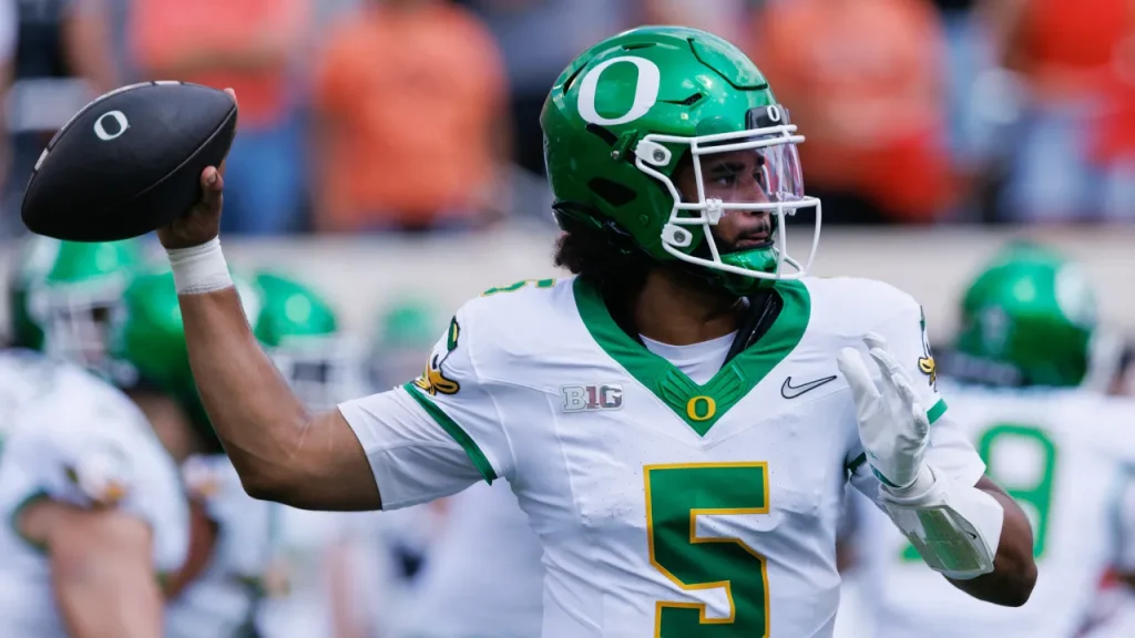 dante moore injury update: oregon qb takes major step before ucla showdown