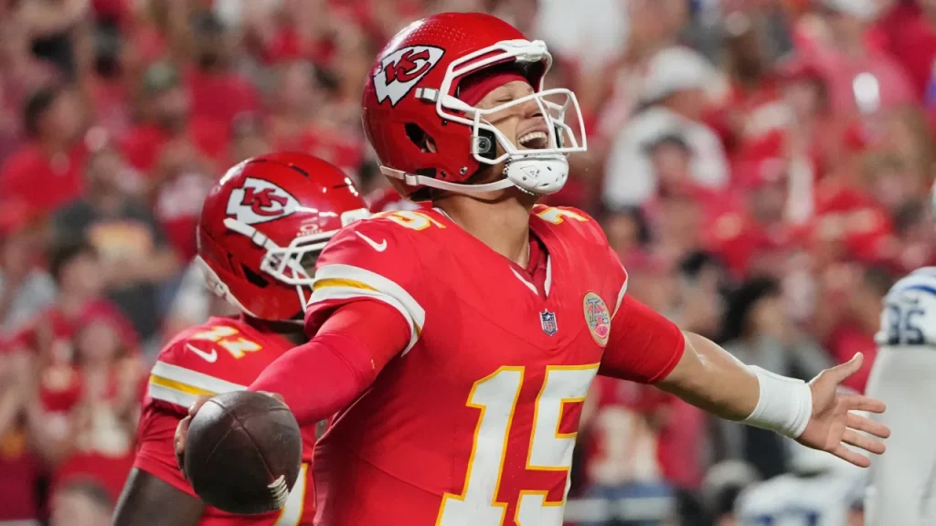 chiefs to sign wr free agent for a reunion, but it's not with tyreek hill