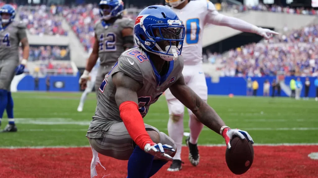 bills' c.j. gardner johnson sends disrespectful message to patriots’ efton chism iii after loss to division rival