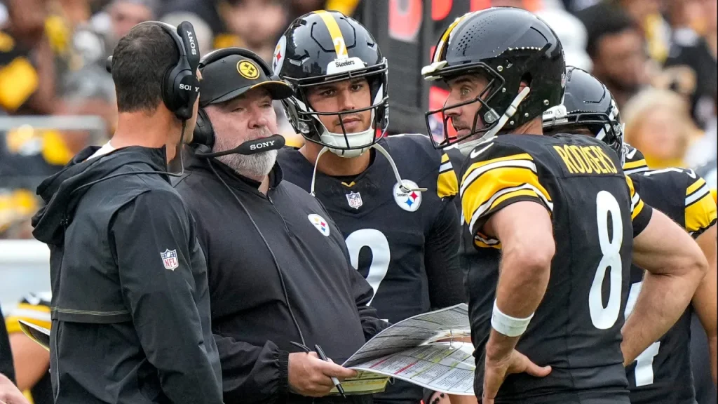 nsfw spat between aaron rodgers, mike mccarthy picked up by hot mic during steelers browns tnf game