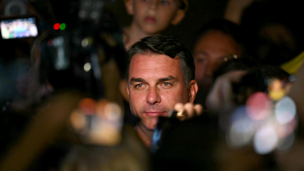 brazil’s flavio bolsonaro wins third place candidate’s support against lula