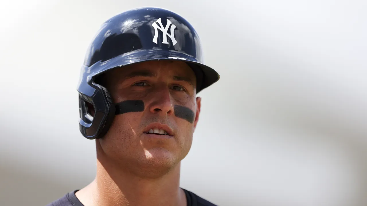 former yankees fan favorite anthony rizzo sticks up for aaron boone amid firing chants