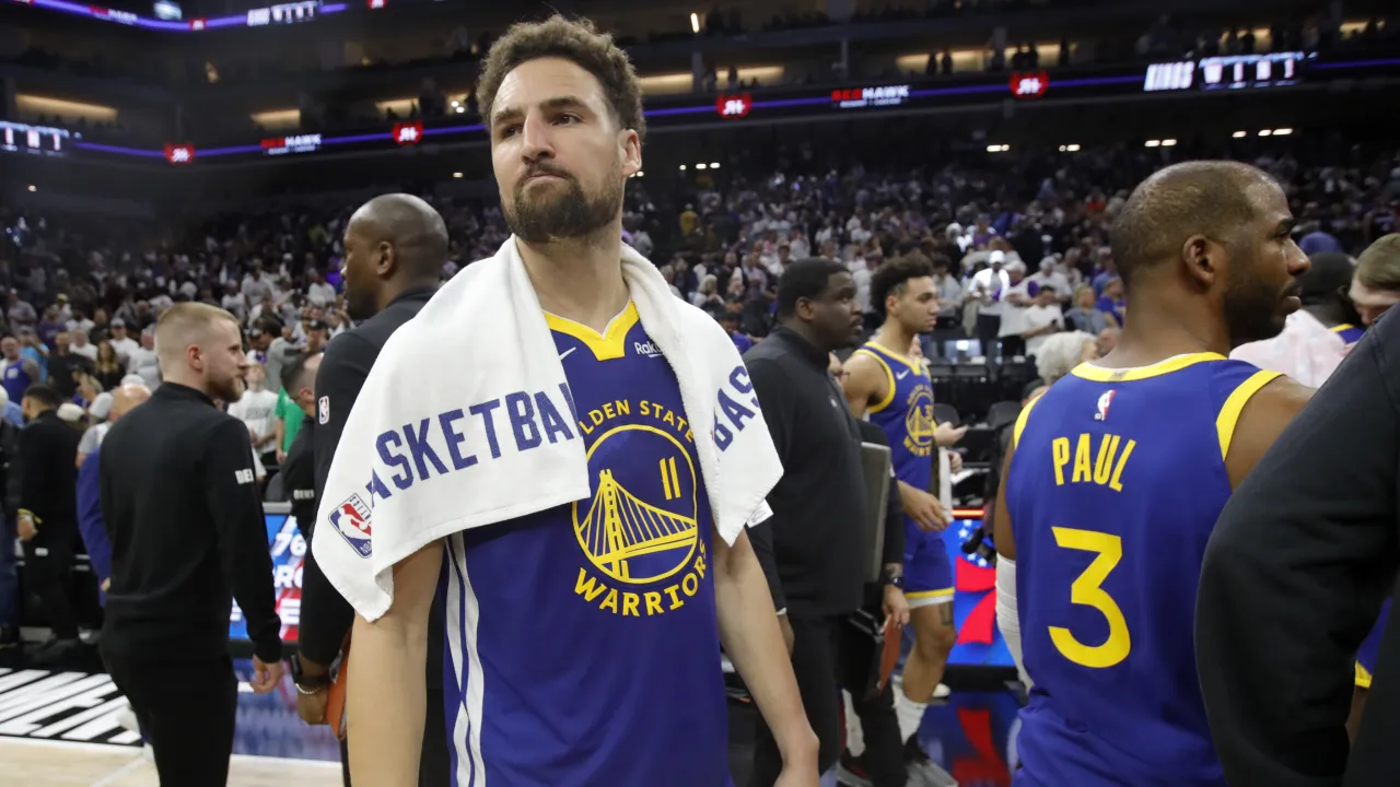 klay thompson reveals an emotional story about giannis antetokounmpo supporting him