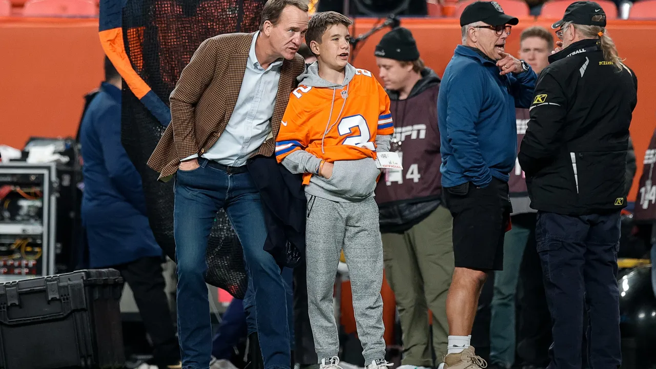 peyton manning’s 15 year old son marshall already has college football offers
