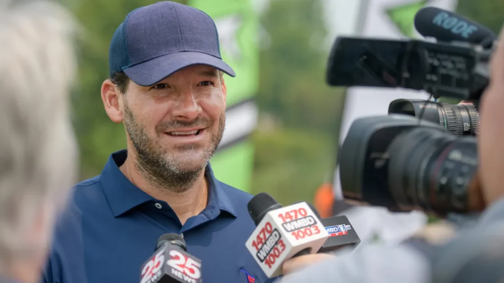 tony romo and cbs sports make decision about nfl announcer's future