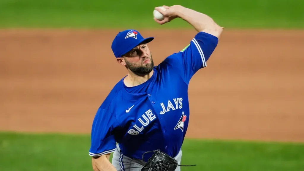phillies re sign former yankees, blue jays veteran reliever