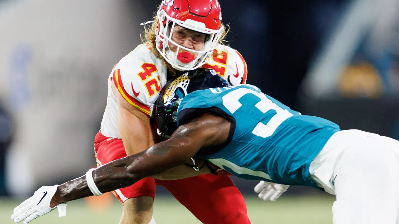 eagles sign former chiefs rb, preseason fan favorite, to nfl roster before week 5