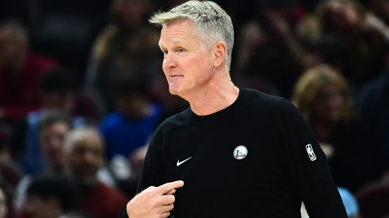warriors' steve kerr gives concerning kristaps porzingis injury update as 7 footer remains quiet
