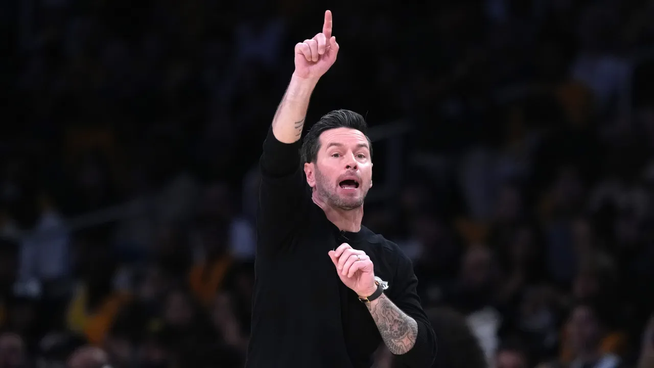 lakers' jj redick issues early season challenge to la as rebounding concerns start to take shape